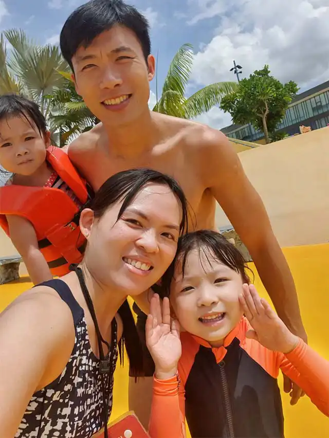 Baoling and her family