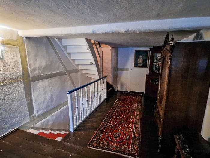 Treppenhaus im Ferienhaus Anno 1886