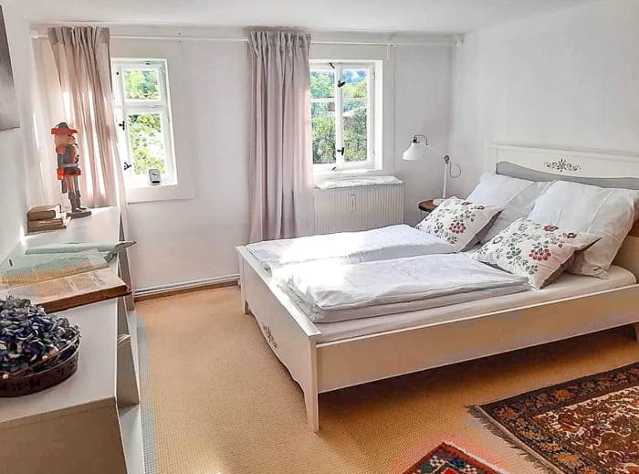 Rustikale Übernachtung in Erzgebirge-Unterkunft Schlafzimmer