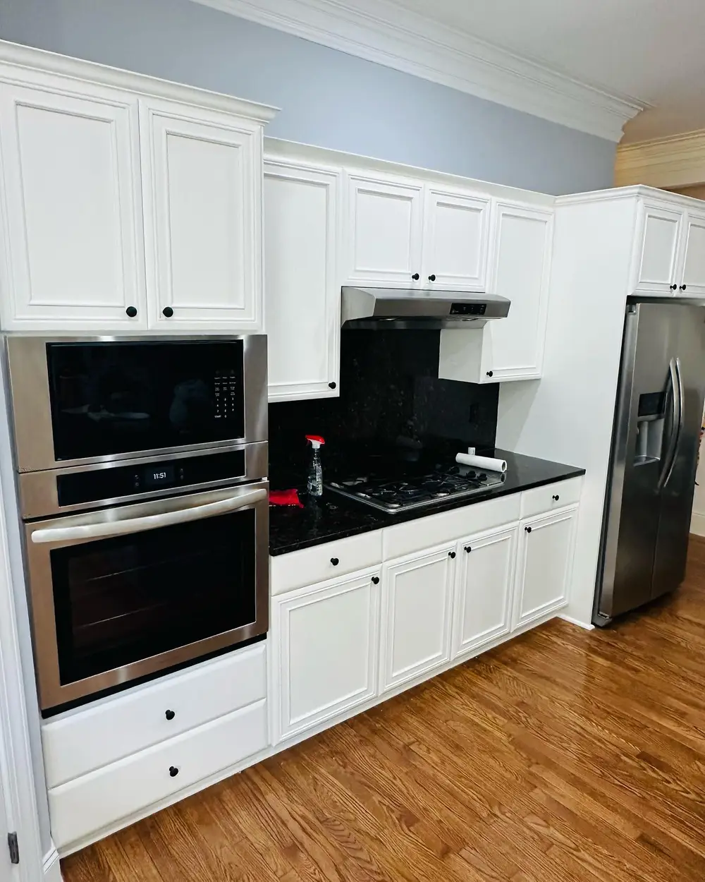 Painted white kitchen cabinets