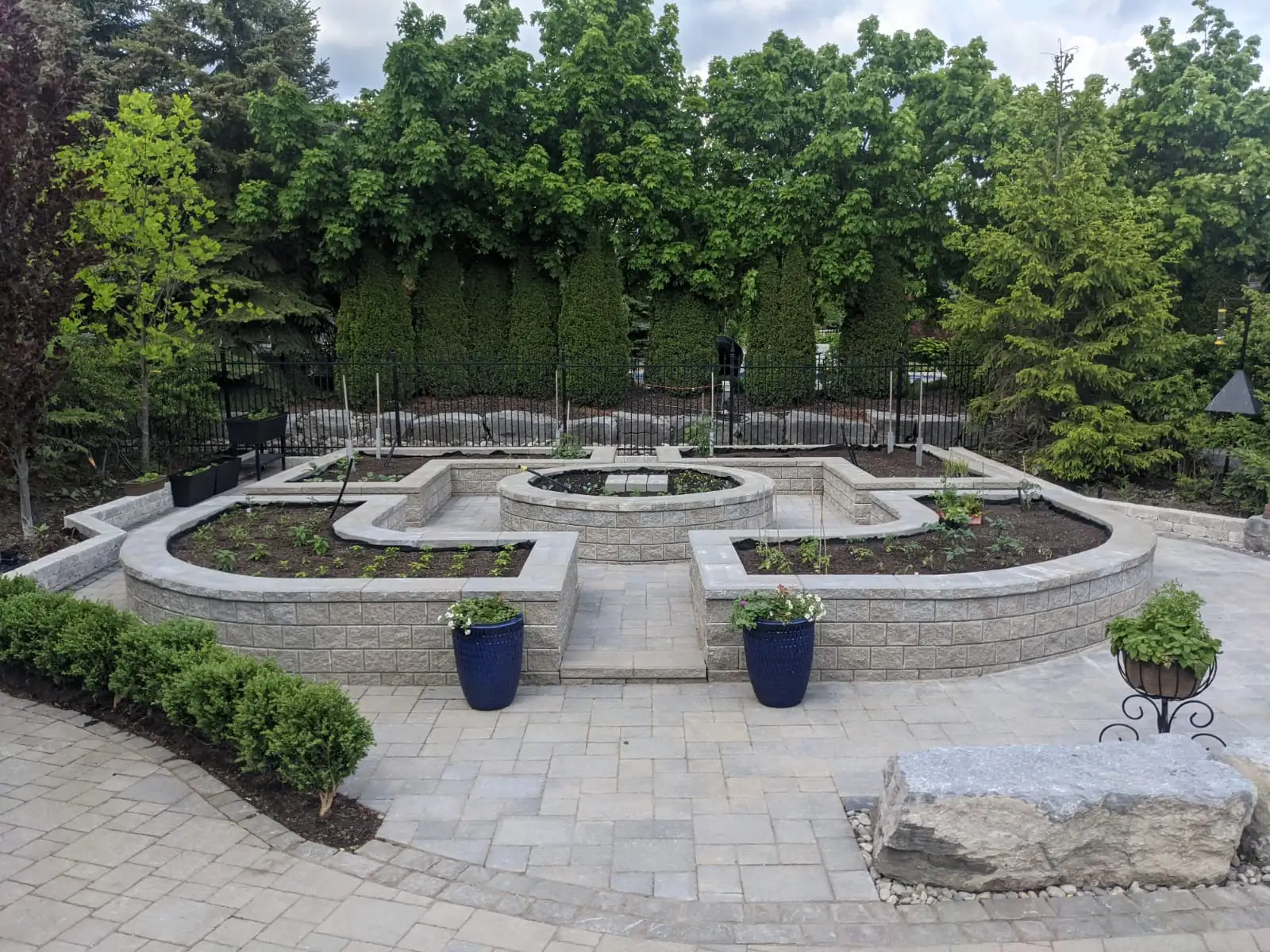 Luxury Modern Backyard Landscaping