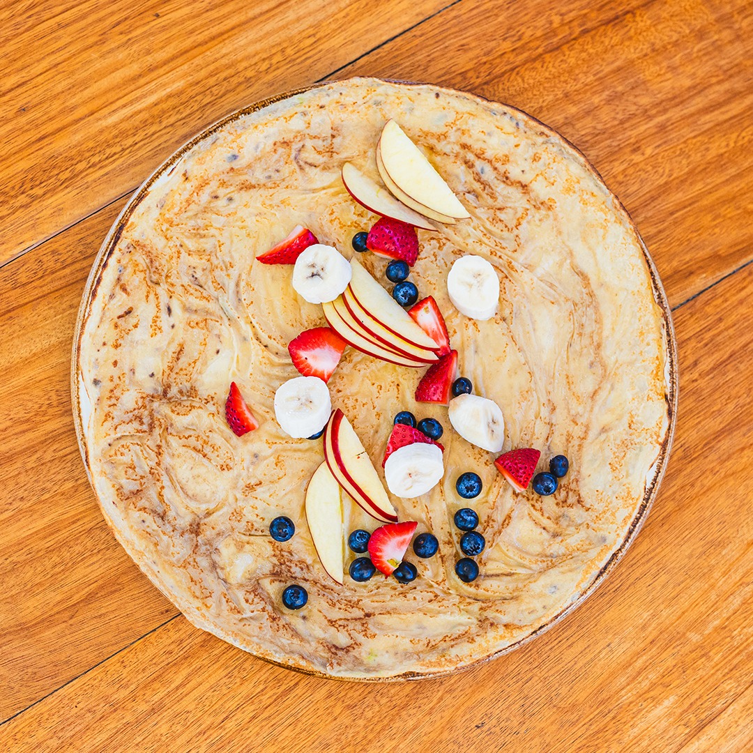 Sweet crepe with fresh fruit