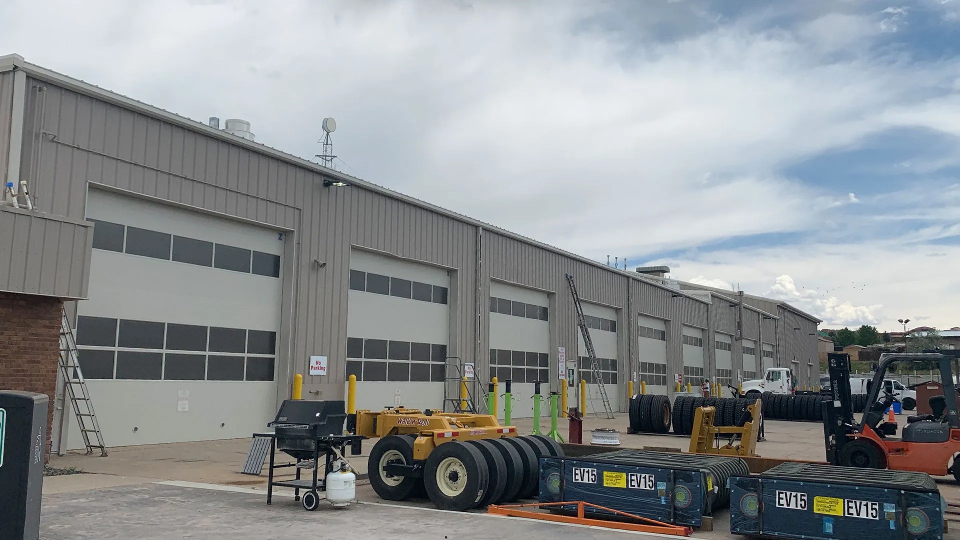 Commercial warehouse painting project