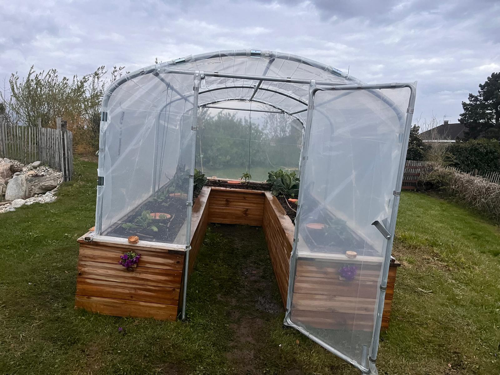 Entrée de la serre Bac-en-ciel