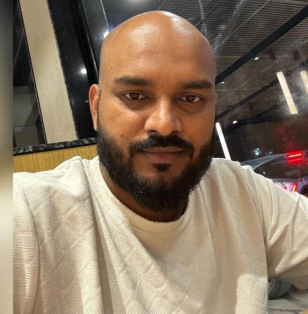 Google Ads expert managing campaigns for Delhi business